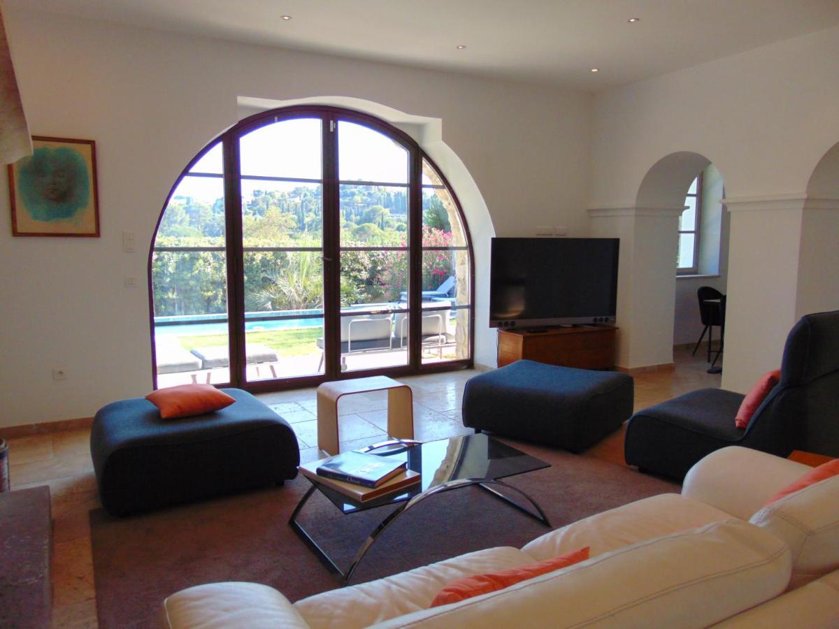 L'Elegante Bastide En Pierre Avec Vue Sur Le Vieux Village De Mougins Dış mekan fotoğraf