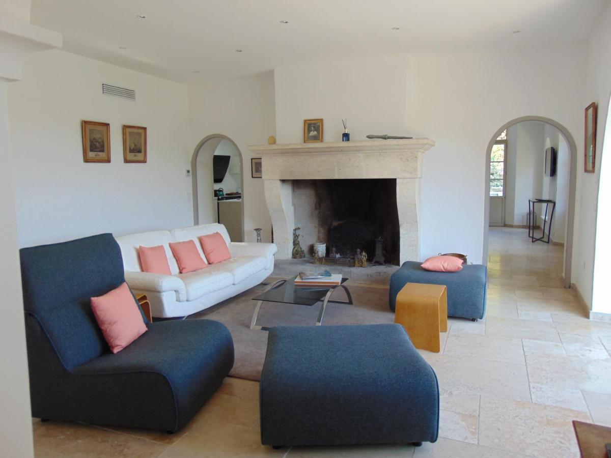 L'Elegante Bastide En Pierre Avec Vue Sur Le Vieux Village De Mougins Dış mekan fotoğraf